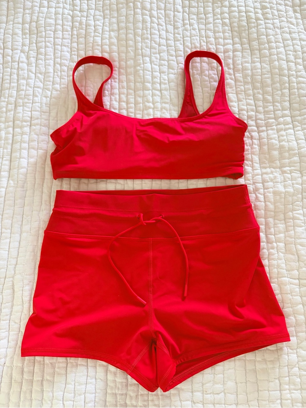 ❣️Vuori Red Athletic Set (Sports Bra + Shorts)